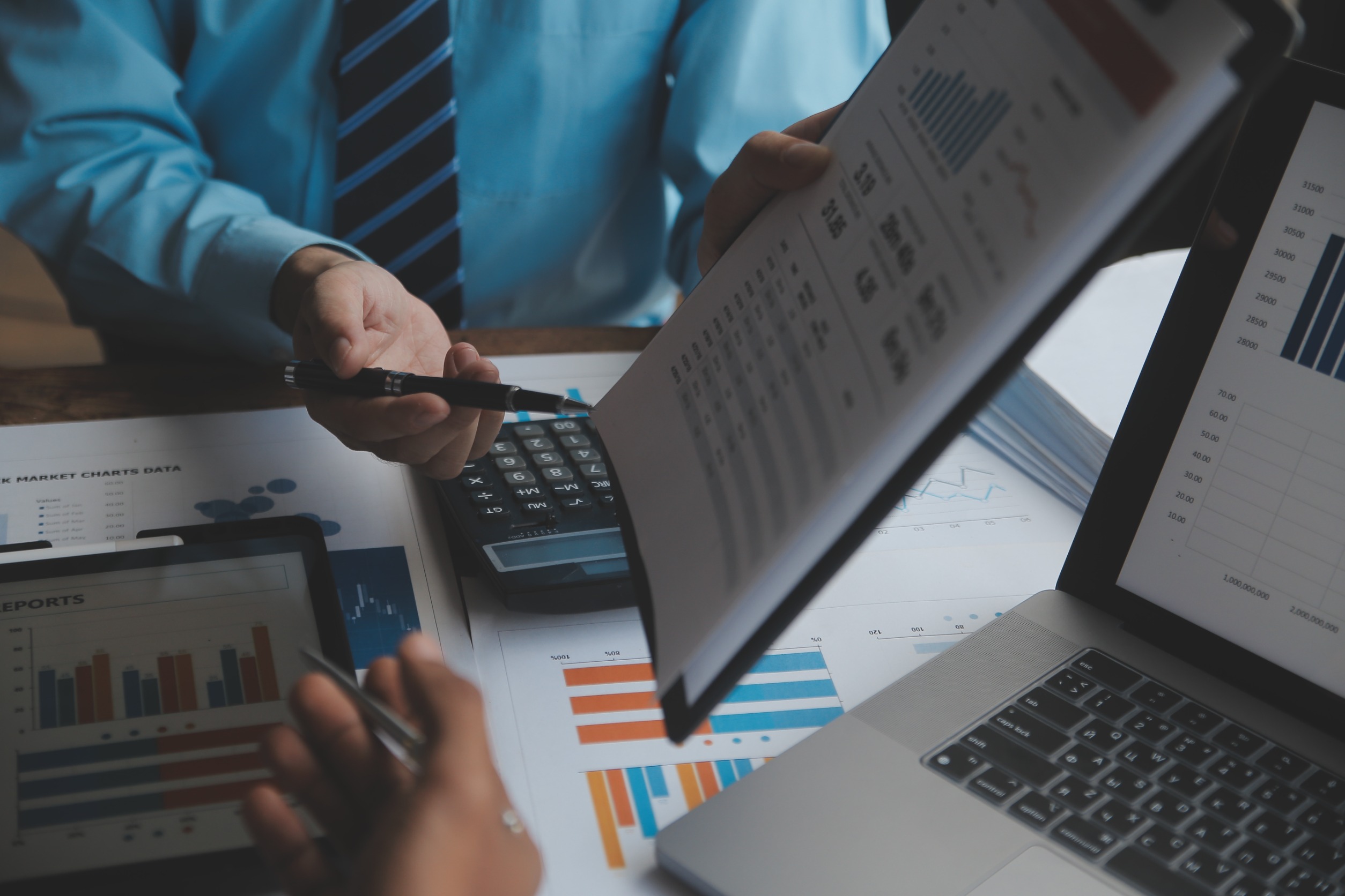 Comment élaborer un plan pluriannuel de travaux rentable : décryptage des prix, des facteurs d’influence et de l’approche Wilow pour optimiser le budget et la planification.